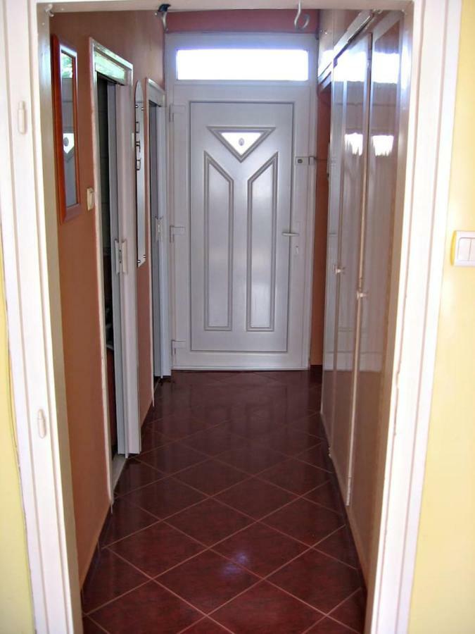 Startpont Apartman Pécs Extérieur photo